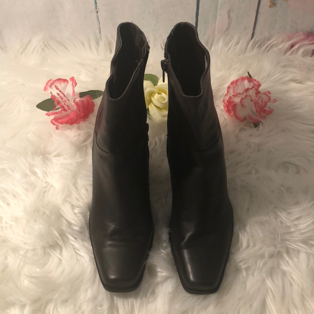 Caressa W2O  Women’s Side Zip Dark Brown Boots Size 8 1/2 M